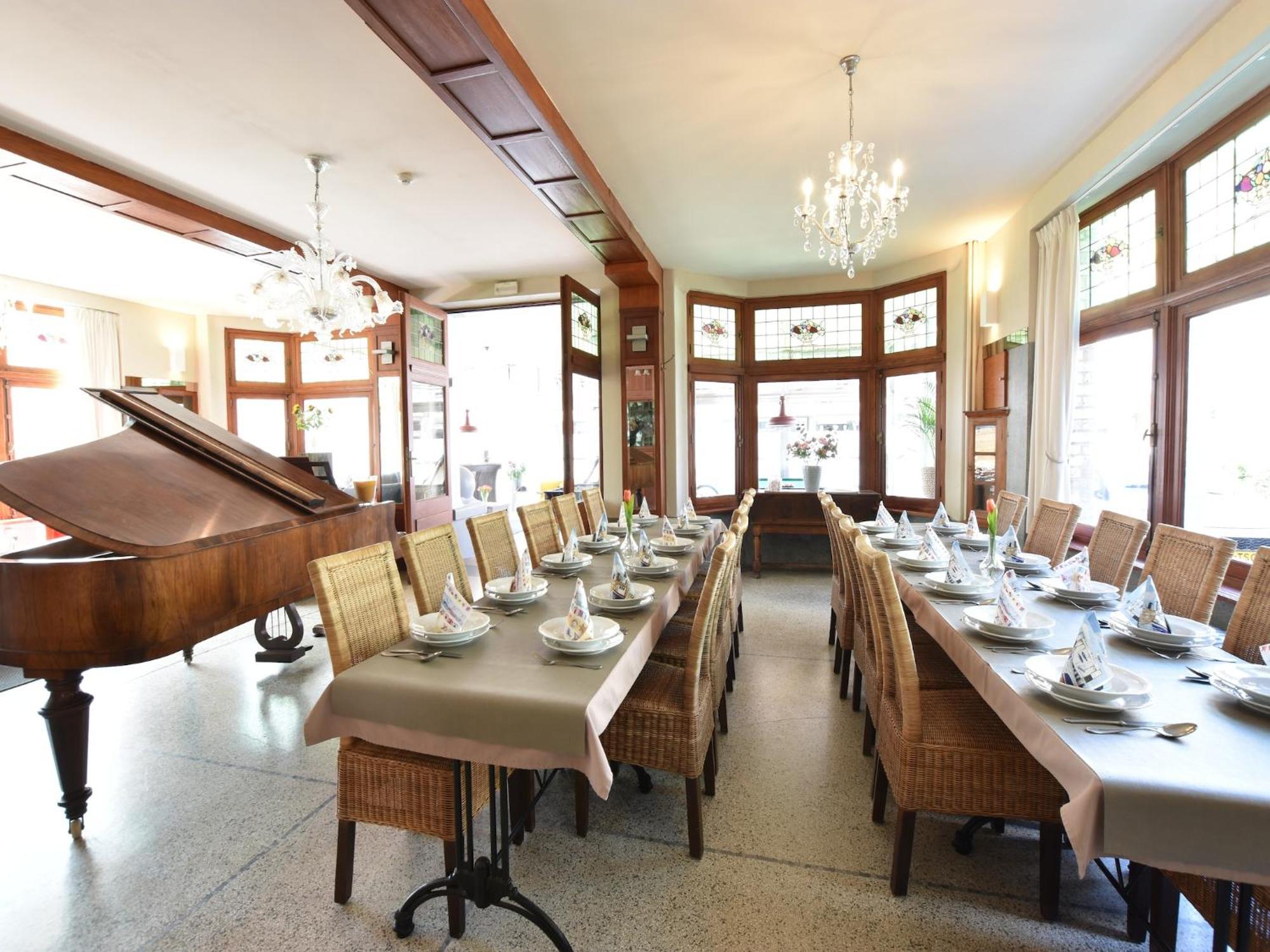 Former Hotel In The Centre And At 50 Metres From The Beach In Panne 德帕内 外观 照片
