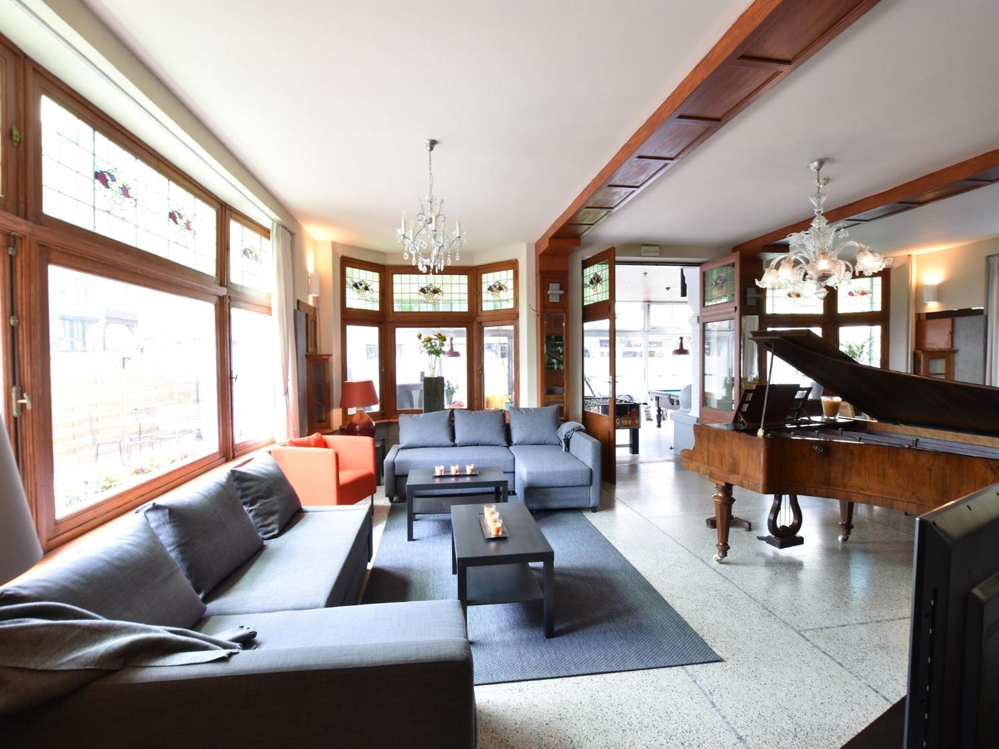 Former Hotel In The Centre And At 50 Metres From The Beach In Panne 德帕内 外观 照片