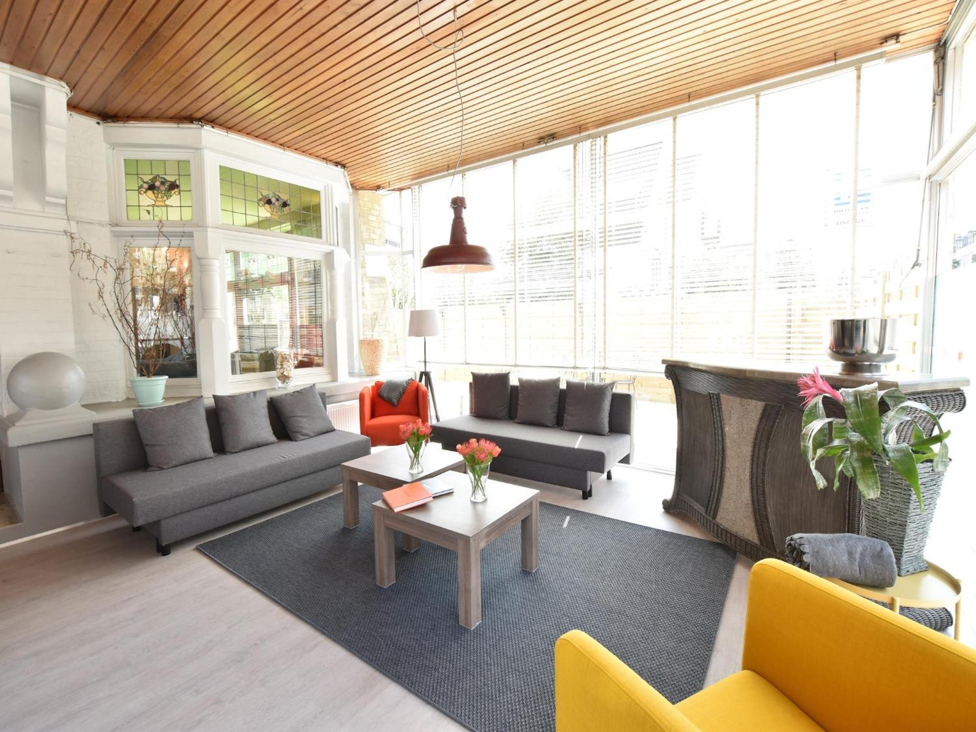 Former Hotel In The Centre And At 50 Metres From The Beach In Panne 德帕内 外观 照片