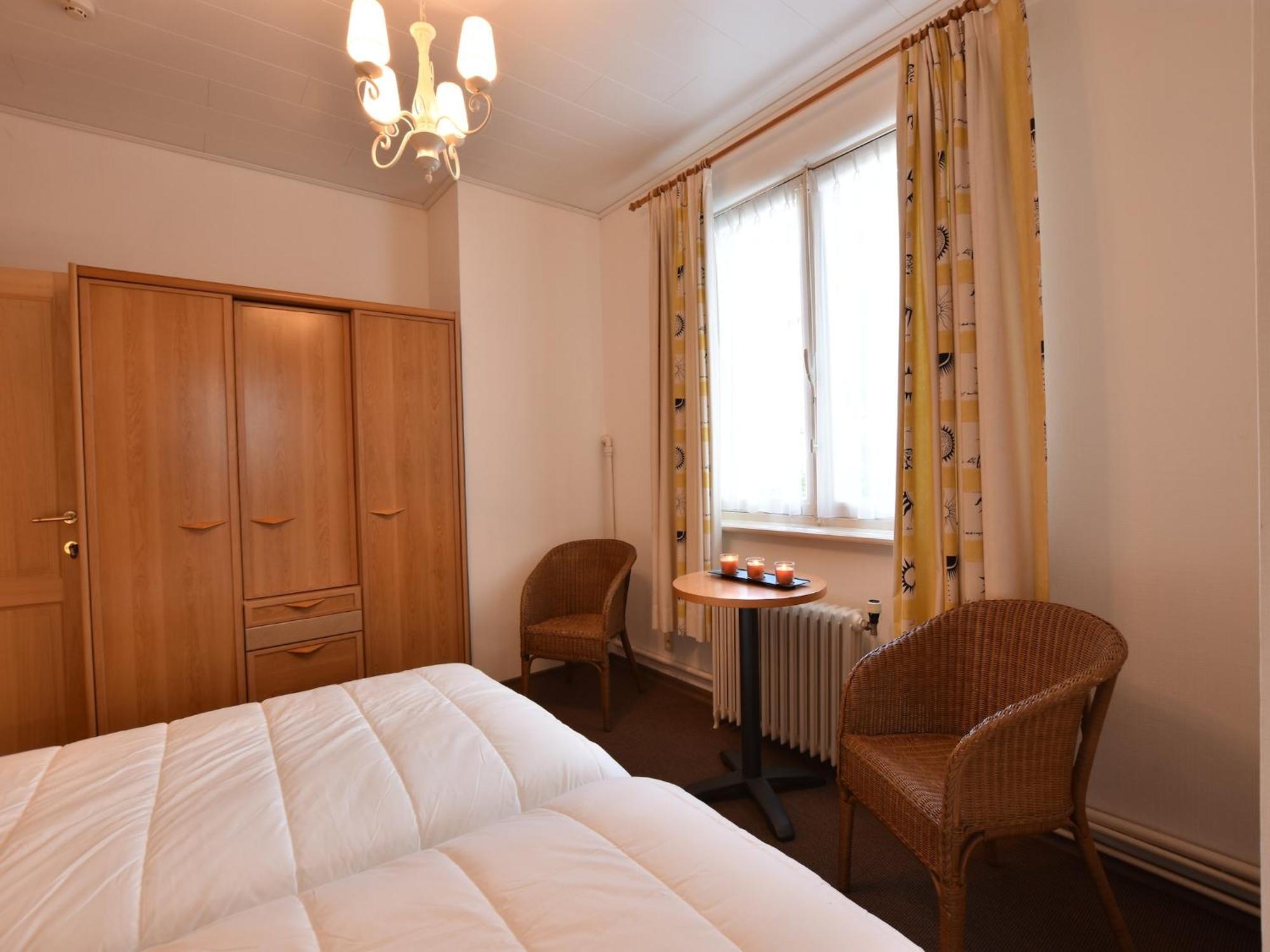 Former Hotel In The Centre And At 50 Metres From The Beach In Panne 德帕内 外观 照片