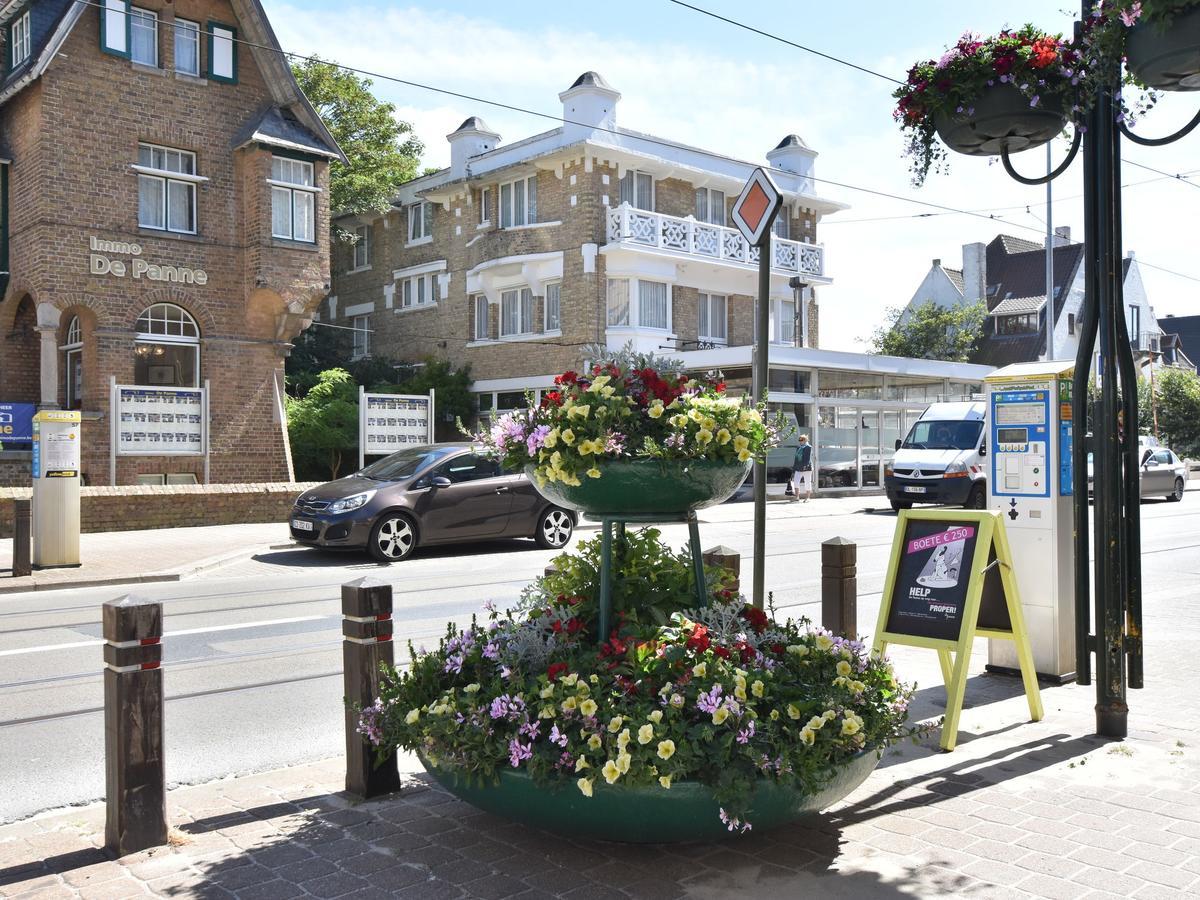 Former Hotel In The Centre And At 50 Metres From The Beach In Panne 德帕内 外观 照片